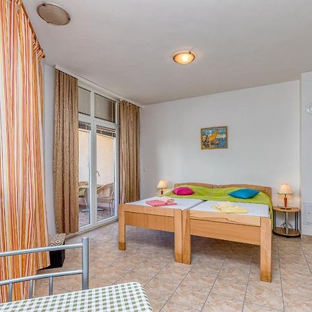 Sunrise Apartments Ровінь Екстер'єр фото