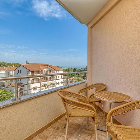 Sunrise Apartments Ровінь Екстер'єр фото