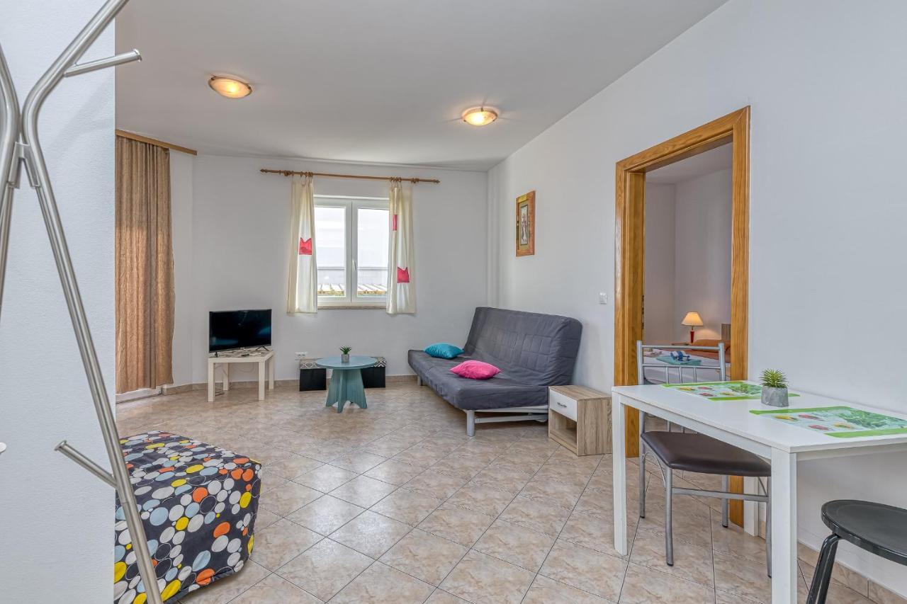 Sunrise Apartments Ровінь Екстер'єр фото
