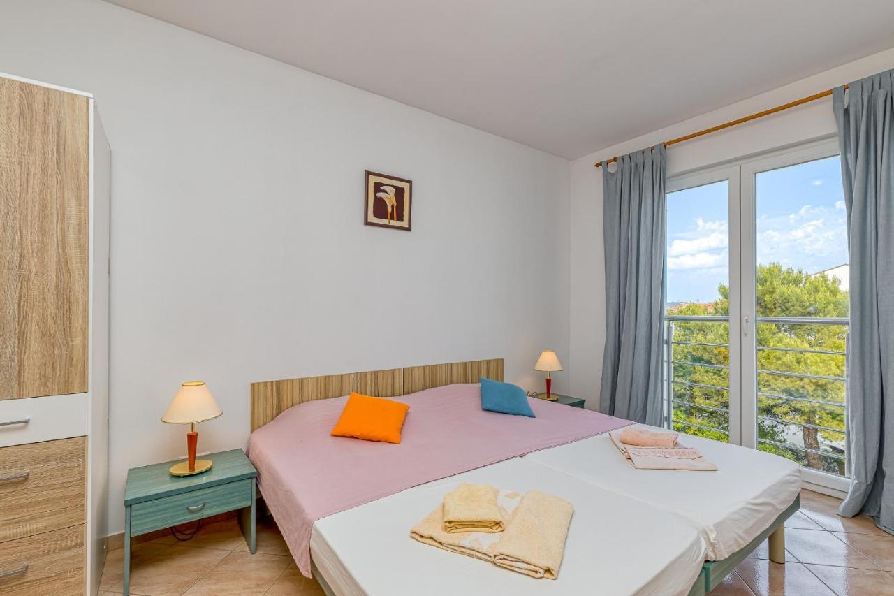 Sunrise Apartments Ровінь Екстер'єр фото