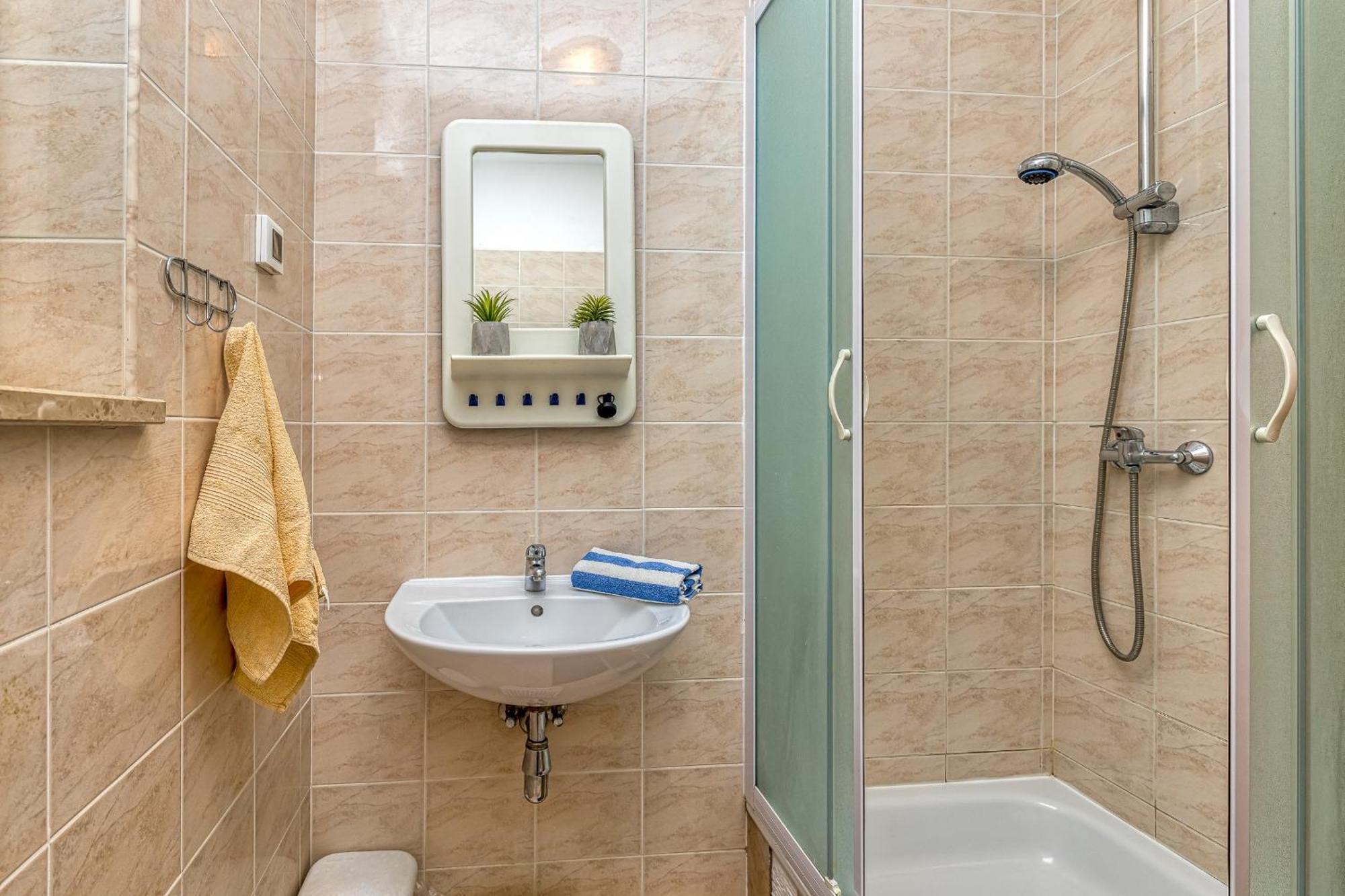 Sunrise Apartments Ровінь Екстер'єр фото